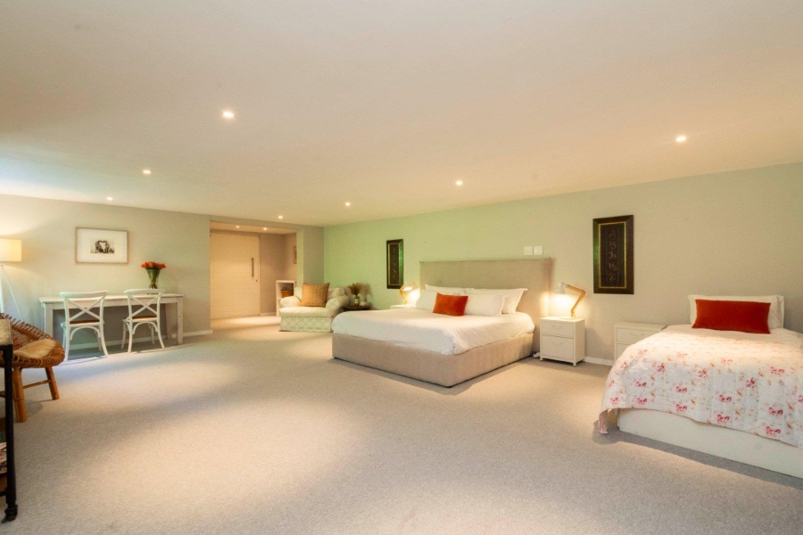 6 Bedroom Property for Sale in Camps Bay Western Cape